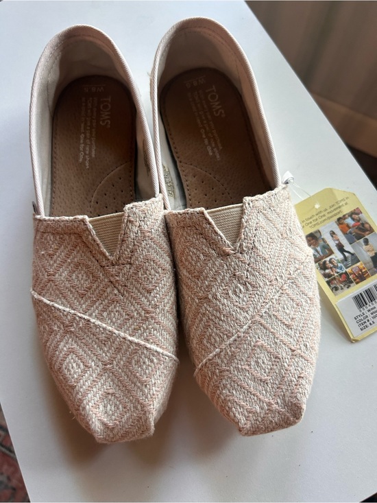 Toms Shoes - TOMS Women's Slip-On Flats in Blush Pink Woven Textile